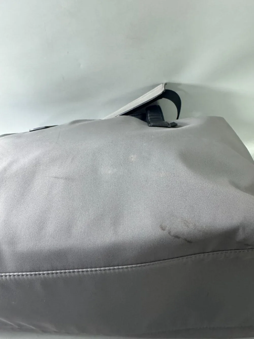 Away gray canvas